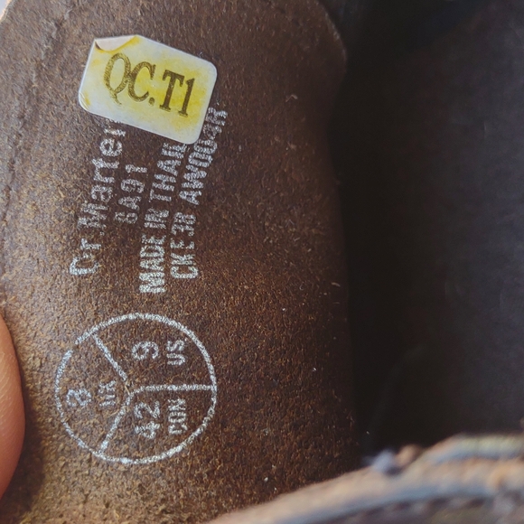 Men's Dr Martens Size 9 Doc Martens Shoes Nice Condition - Picture 14 of 14